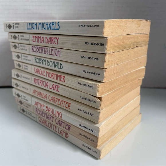 Vintage RARE Book Collection (10) Harlequin Presents -
Romance books LOT 2 - Picture 2 of 6